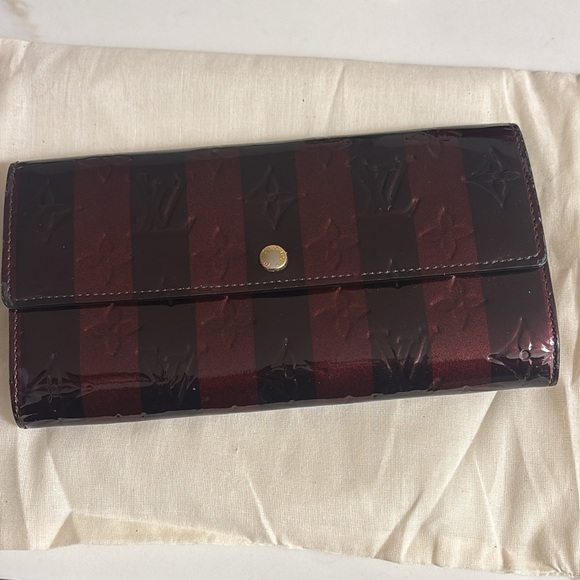 Louis Vuitton Handbags - Louis vuitton vernis stripes wallet